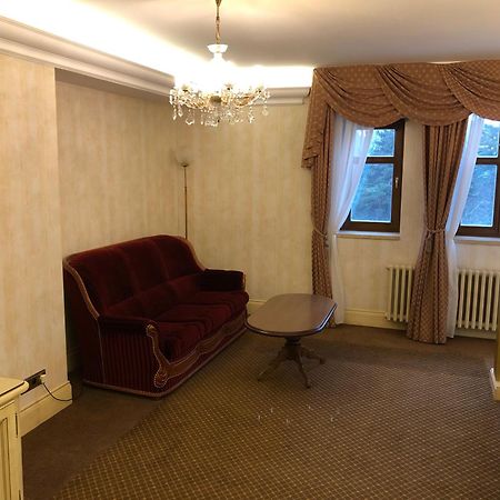 Hotel Chateau Cihelny Karlsbad Buitenkant foto
